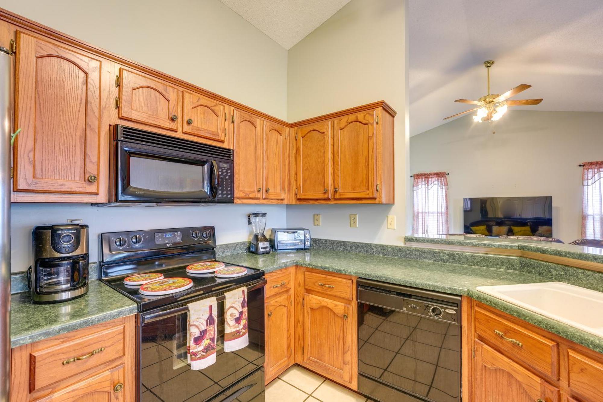 Horn Lake Home With Yard - 8 Mi To Graceland! Екстер'єр фото