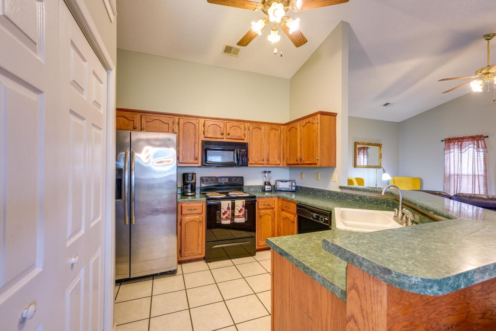 Horn Lake Home With Yard - 8 Mi To Graceland! Екстер'єр фото